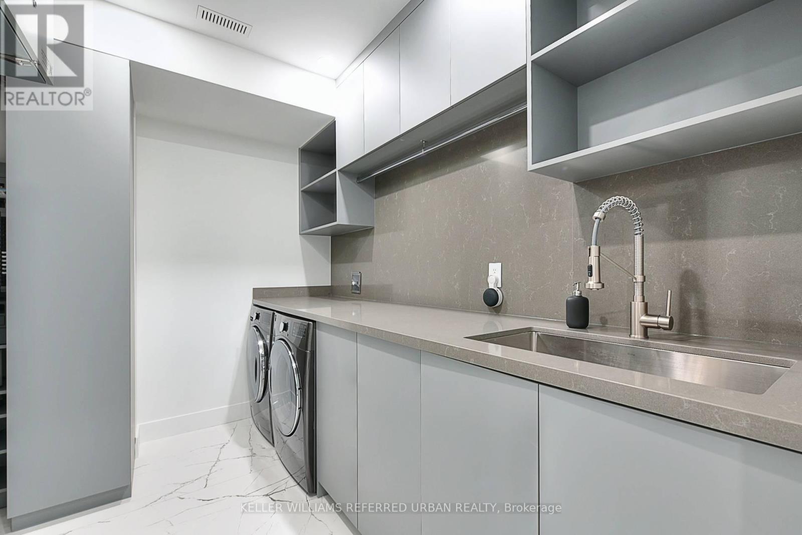 613 Harvie Avenue, Toronto, Ontario  M6E 4M4 - Photo 20 - W12931042