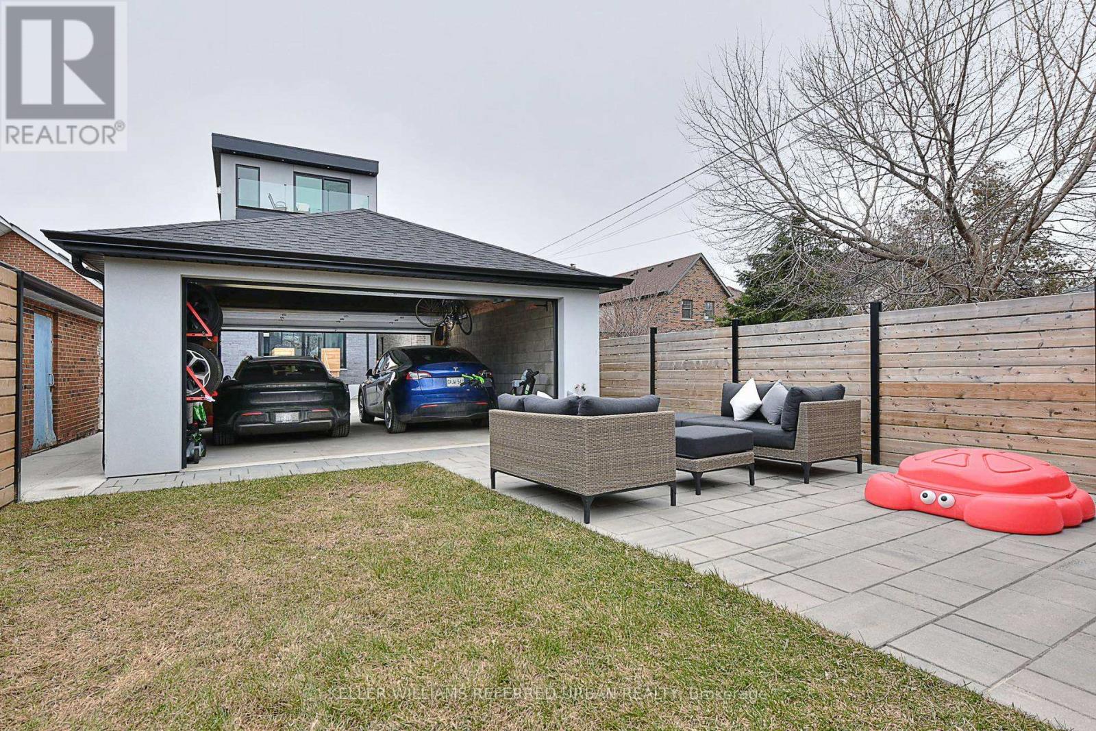 613 Harvie Avenue, Toronto, Ontario  M6E 4M4 - Photo 34 - W12931042