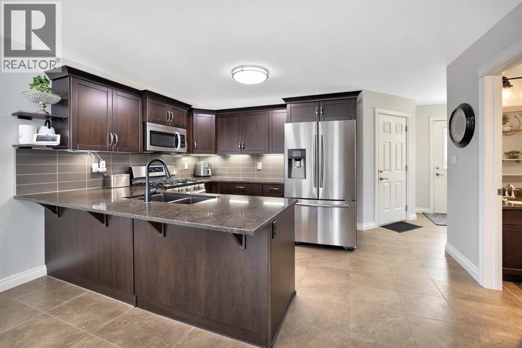 74 Van Slyke Way, Red Deer, Alberta T4R 0G6 - Photo 9 - A2292274