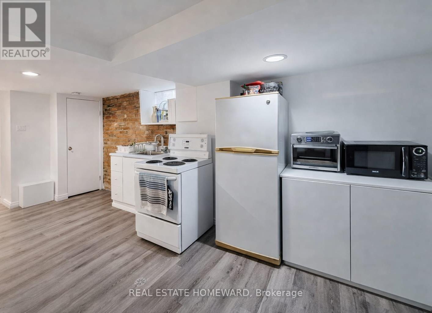 408 O'connor Drive, Toronto, Ontario  M4J 2W3 - Photo 13 - E12928498