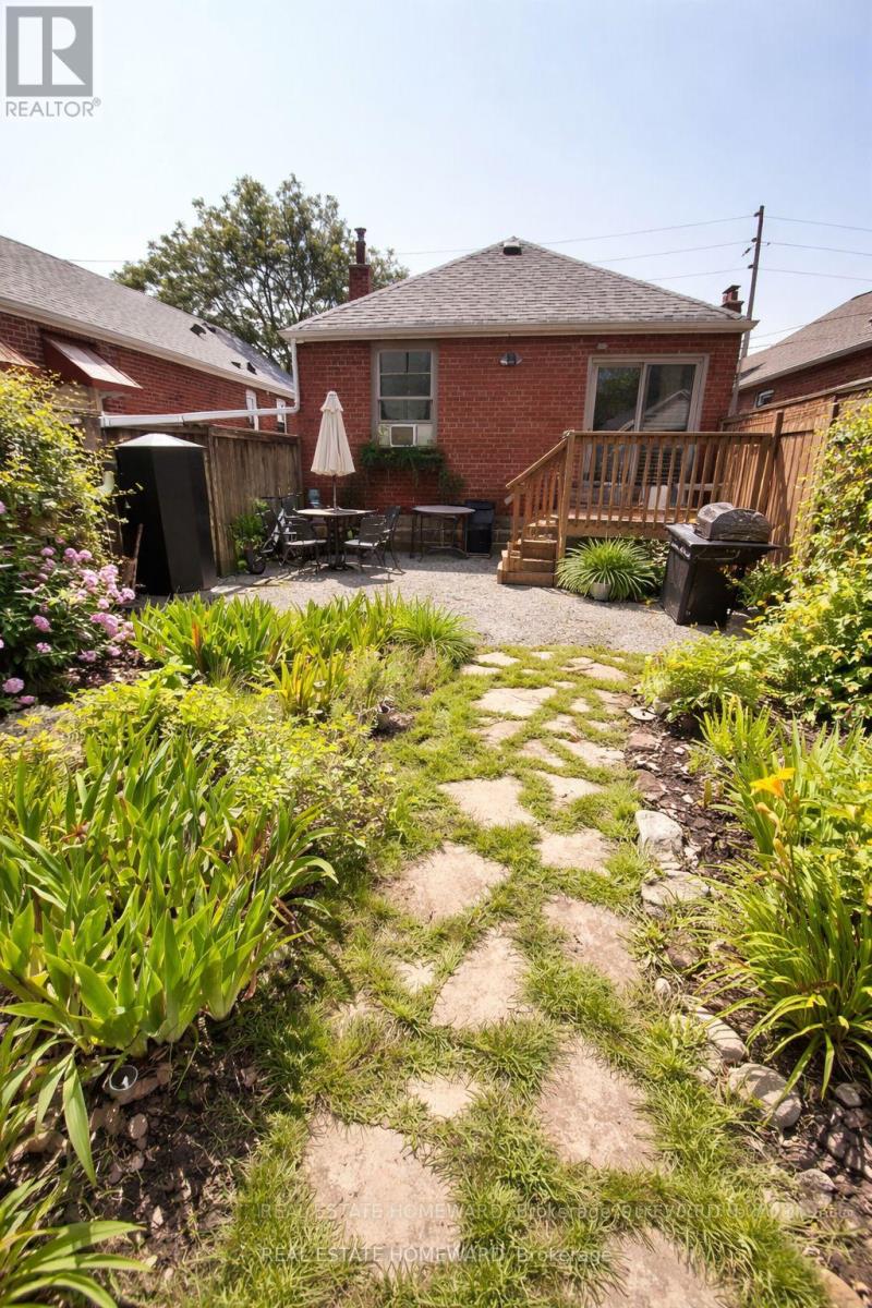 408 O'connor Drive, Toronto, Ontario  M4J 2W3 - Photo 14 - E12928498