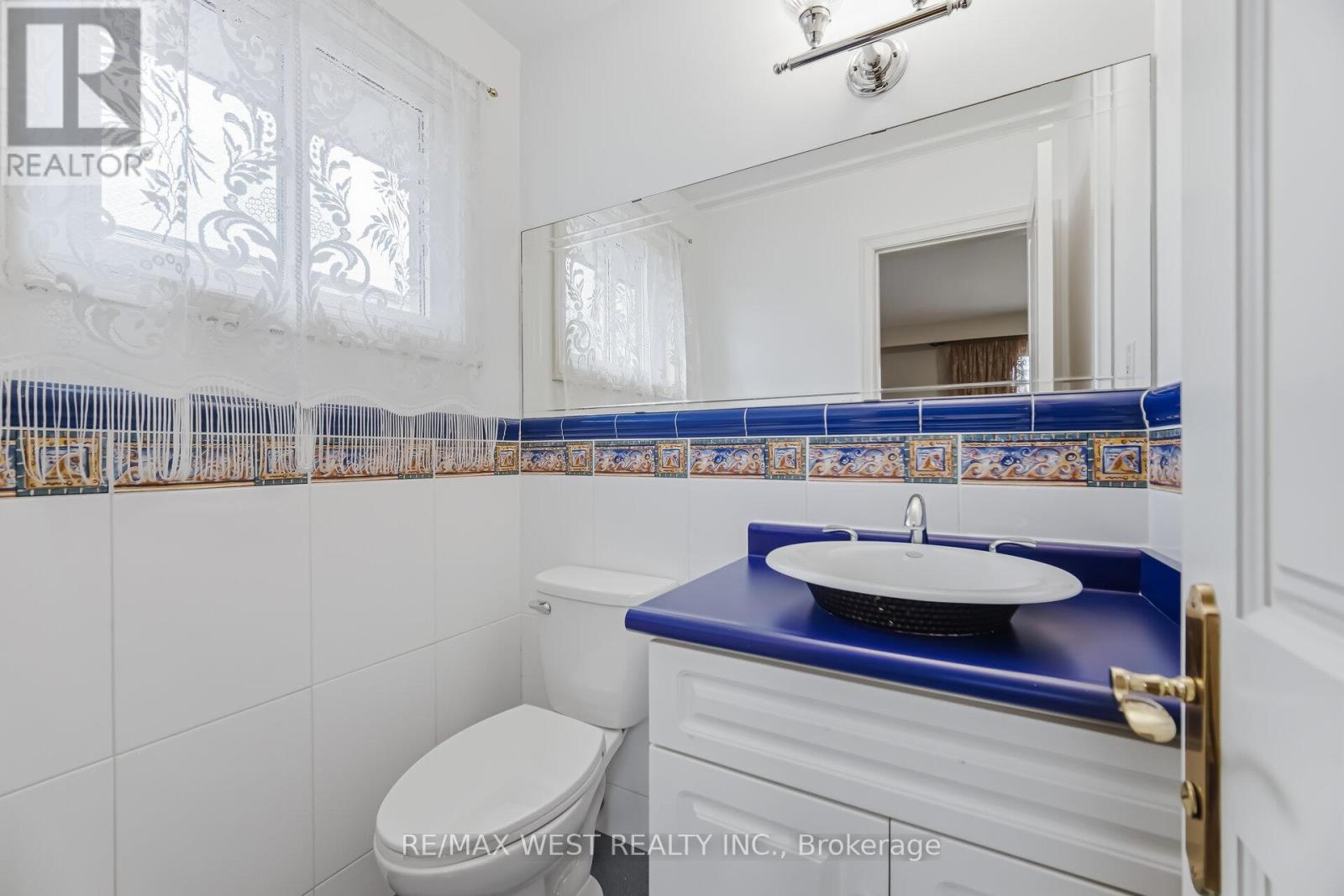 6 Disan Court, Toronto, Ontario  M9V 4A7 - Photo 19 - W12930106