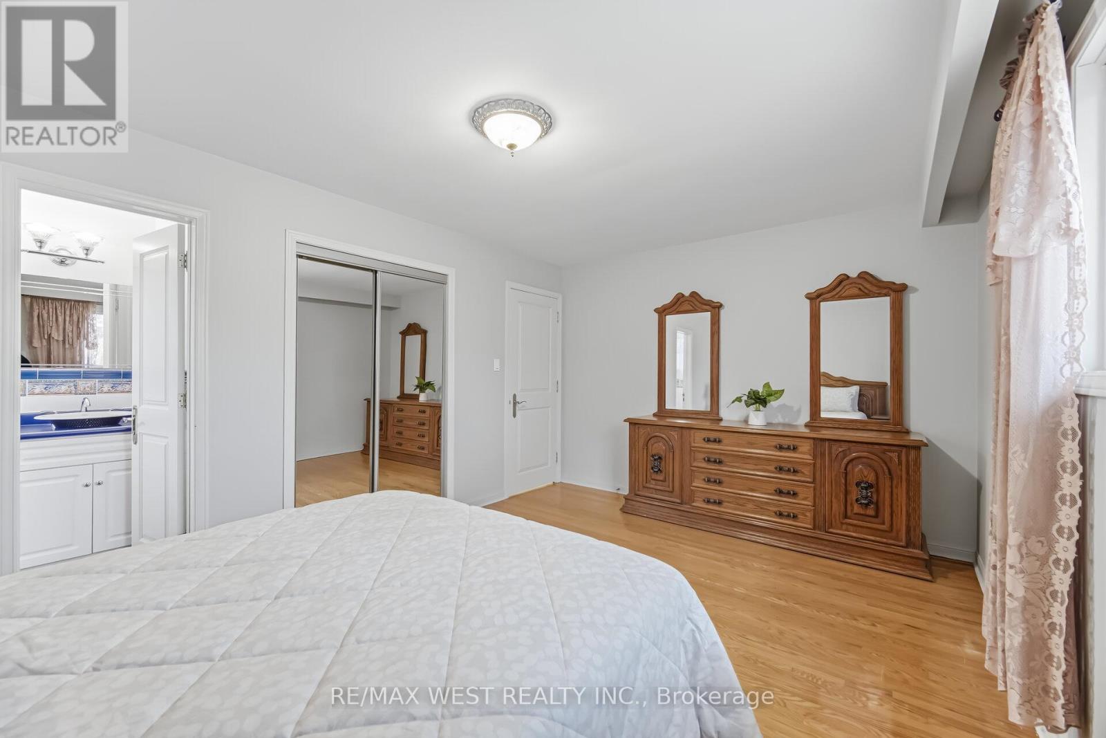 6 Disan Court, Toronto, Ontario  M9V 4A7 - Photo 18 - W12930106