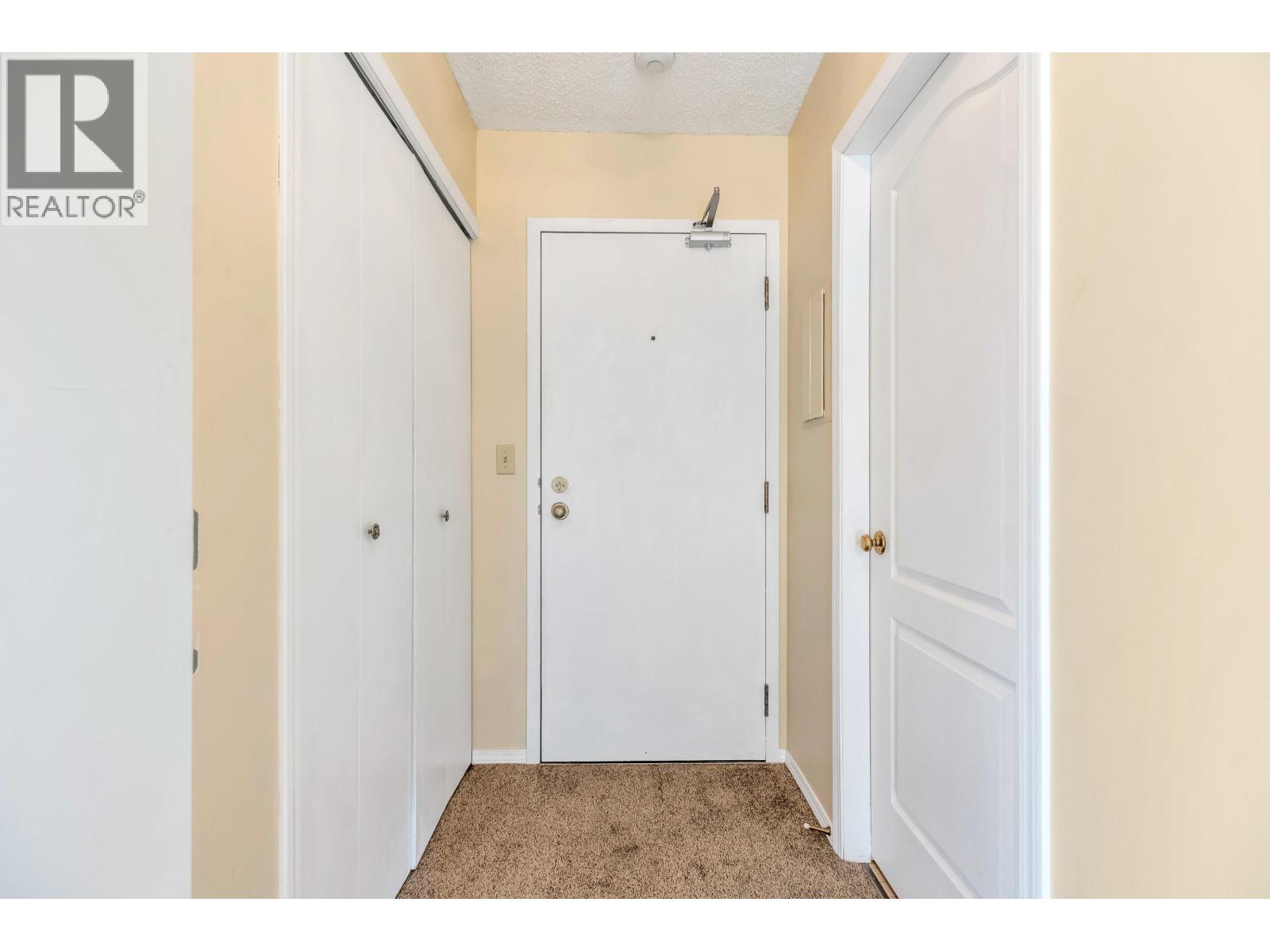 212 535 Blue Mountain Street, Coquitlam, British Columbia  V3J 4R2 - Photo 3 - R3104306