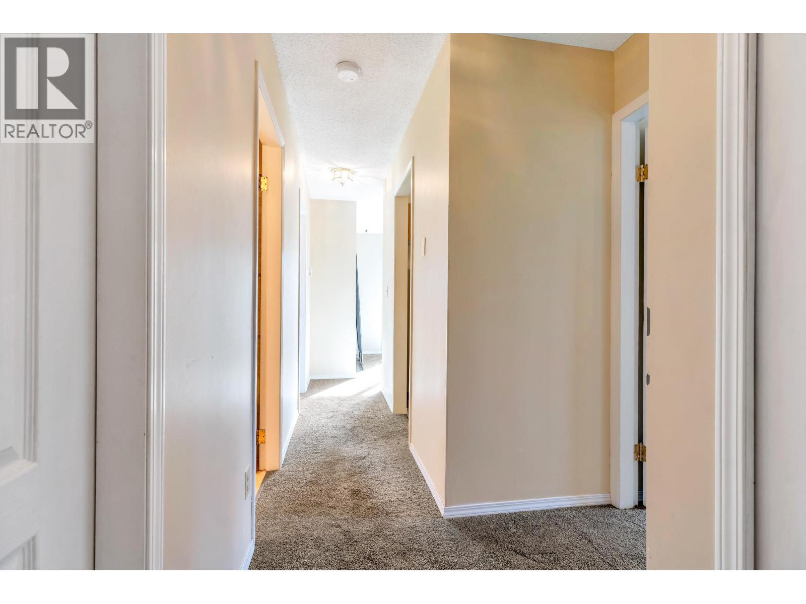 212 535 Blue Mountain Street, Coquitlam, British Columbia  V3J 4R2 - Photo 4 - R3104306