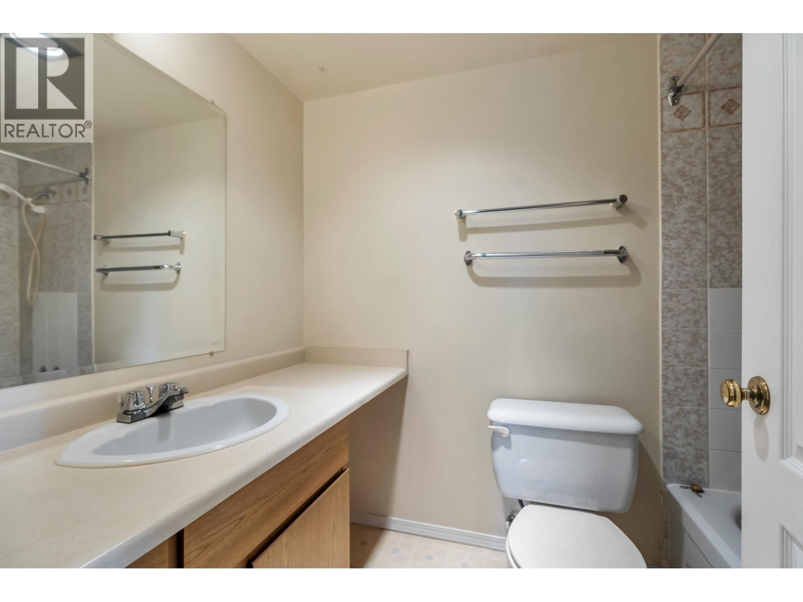 212 535 Blue Mountain Street, Coquitlam, British Columbia  V3J 4R2 - Photo 8 - R3104306