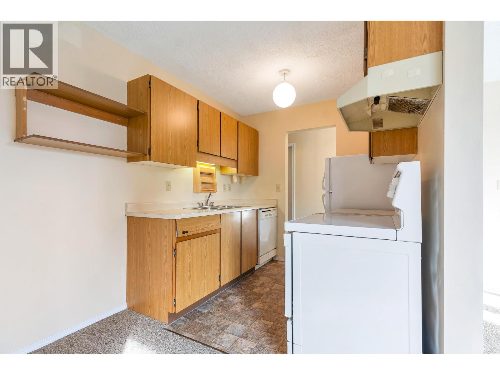 212 535 Blue Mountain Street, Coquitlam, British Columbia  V3J 4R2 - Photo 11 - R3104306