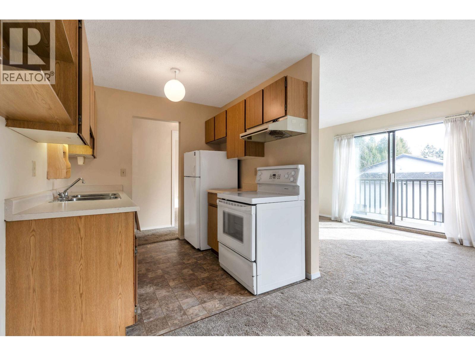 212 535 Blue Mountain Street, Coquitlam, British Columbia  V3J 4R2 - Photo 12 - R3104306