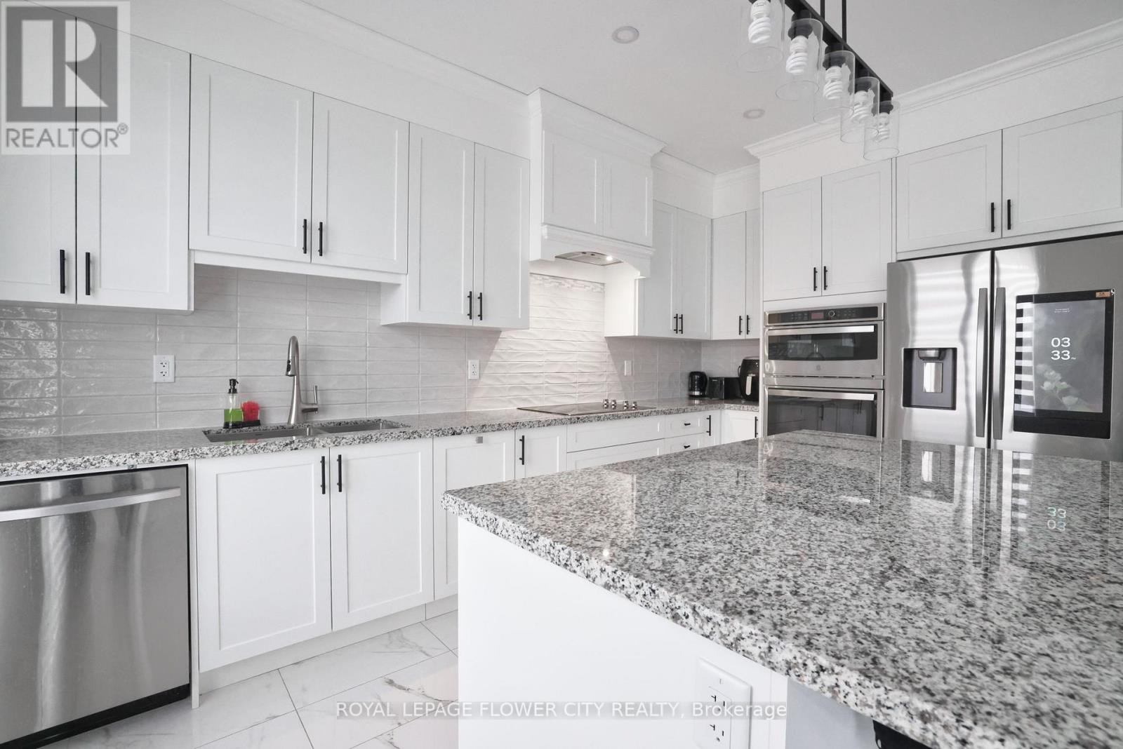 21 Aveena Road N, Brampton, Ontario  L6P 0Z5 - Photo 9 - W12930326