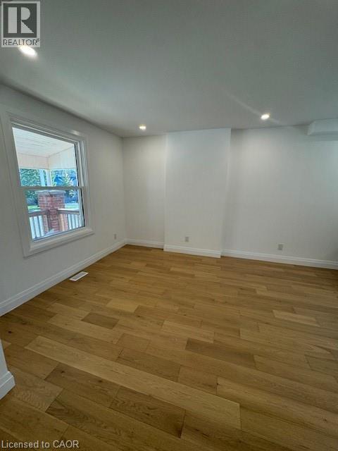 304 Park Street, Hamilton, Ontario  L9H 1Y9 - Photo 4 - 40815761