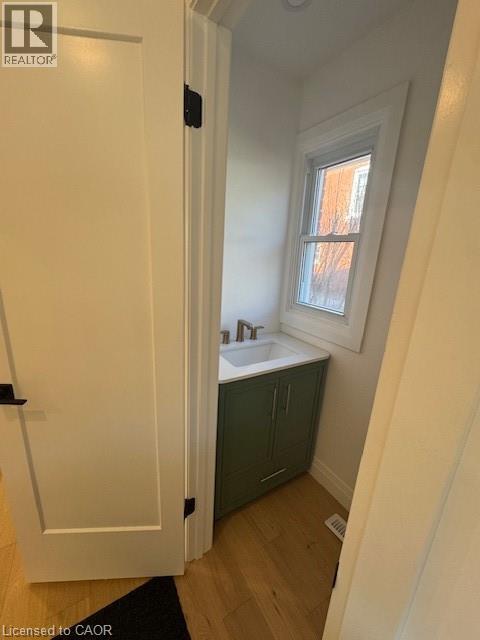 304 Park Street, Hamilton, Ontario  L9H 1Y9 - Photo 2 - 40815761