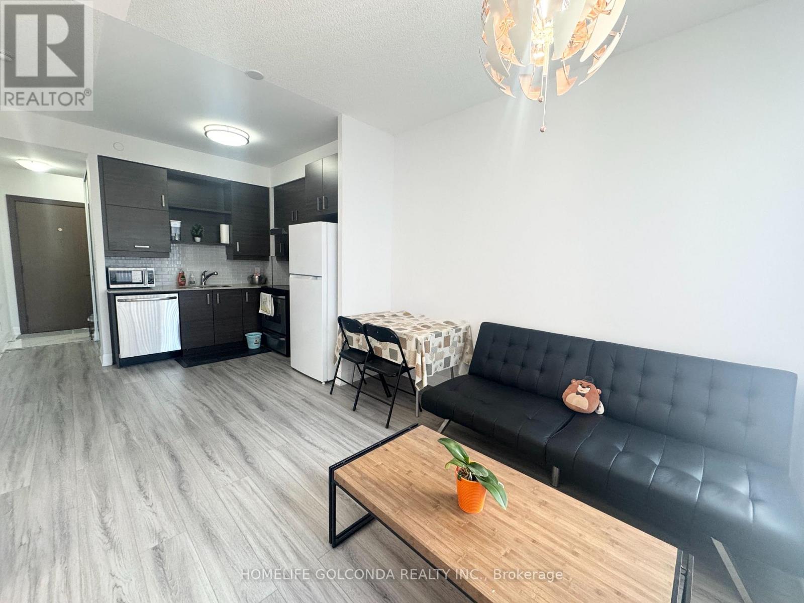 530 - 8228 Birchmount Road, Markham, Ontario  L3R 1A6 - Photo 9 - N12921136