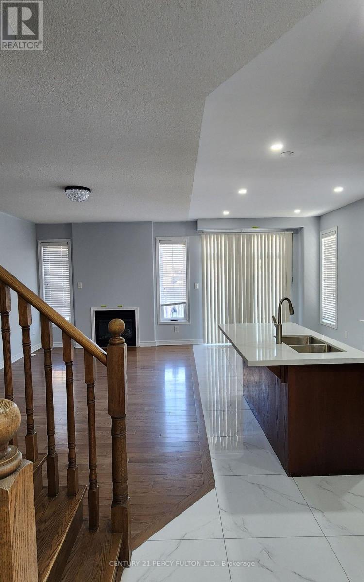 106 Henry Bauer Avenue, Markham, Ontario  L6C 0S3 - Photo 4 - N12846418