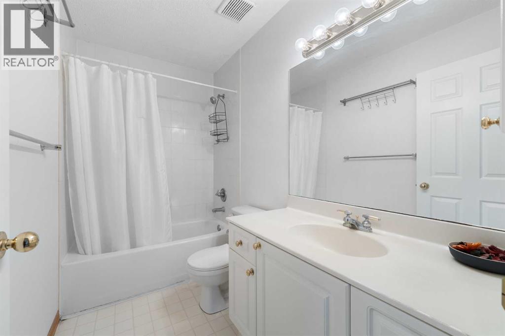 43 Edgebrook Cove Nw, Calgary, Alberta  T3A 5N5 - Photo 19 - A2294439