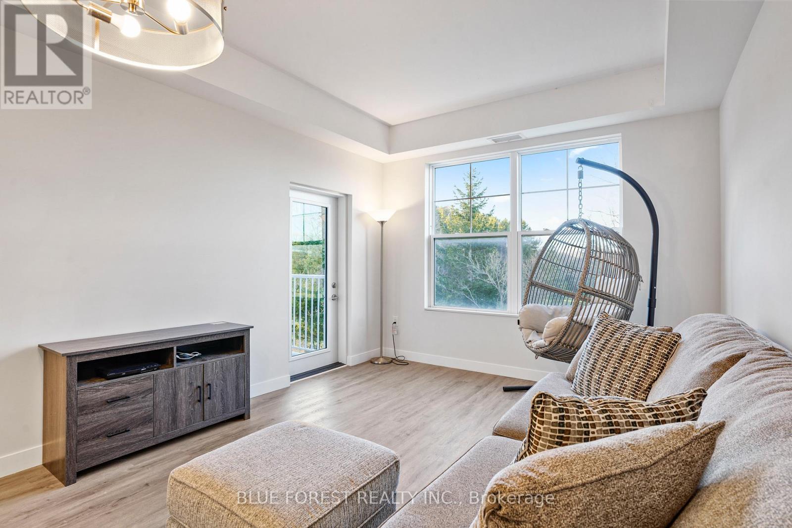 307 - 100 The Promenade, Central Elgin, Ontario  N5L 1C5 - Photo 11 - X12931092