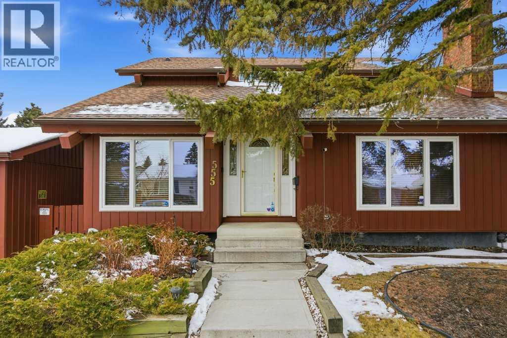 555 Queensland Circle Se, Calgary, Alberta  T2J 4P7 - Photo 4 - A2295695