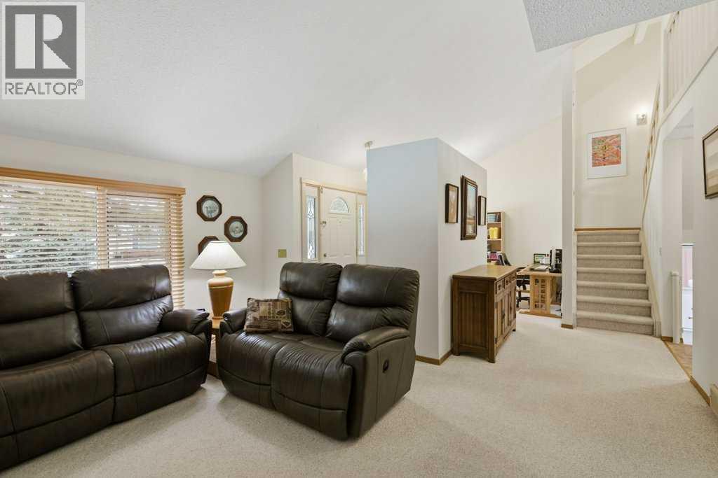 555 Queensland Circle Se, Calgary, Alberta  T2J 4P7 - Photo 8 - A2295695