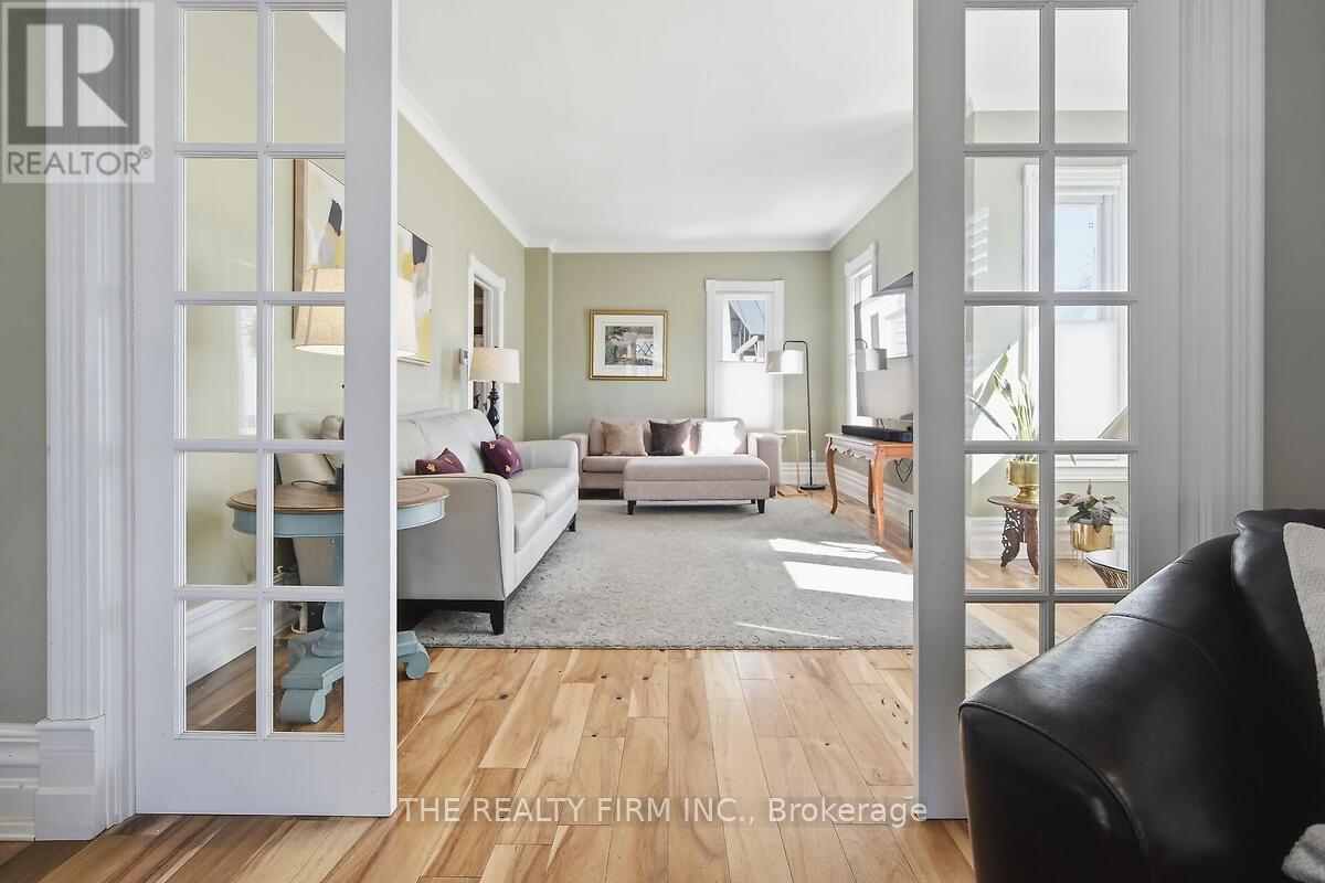 422 Greenfield Street, Petrolia, Ontario  N0N 1R0 - Photo 10 - X12931094