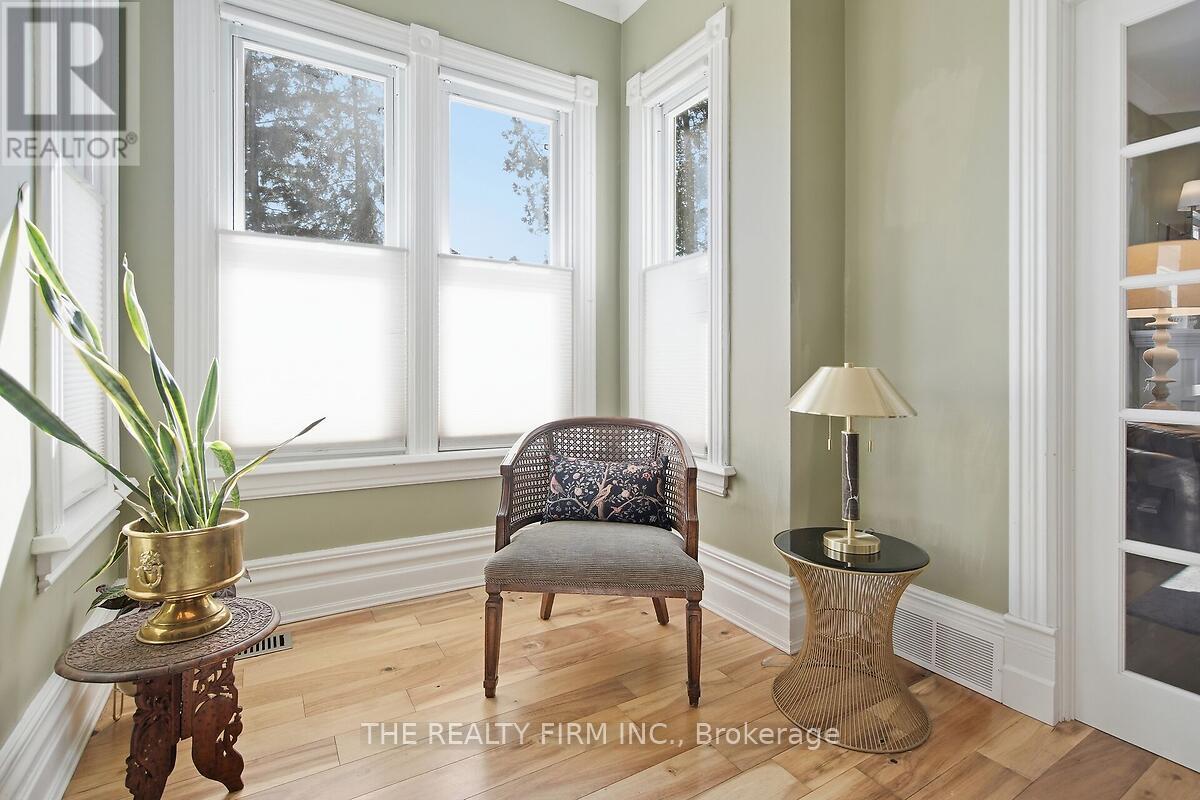 422 Greenfield Street, Petrolia, Ontario  N0N 1R0 - Photo 11 - X12931094