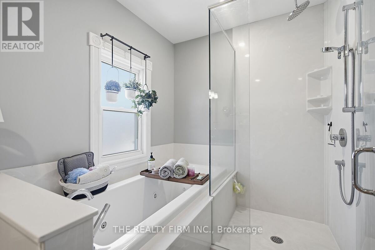 422 Greenfield Street, Petrolia, Ontario  N0N 1R0 - Photo 37 - X12931094