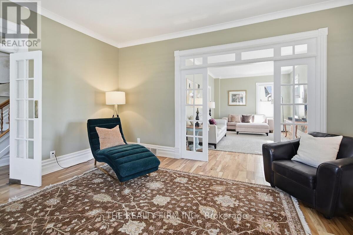 422 Greenfield Street, Petrolia, Ontario  N0N 1R0 - Photo 9 - X12931094