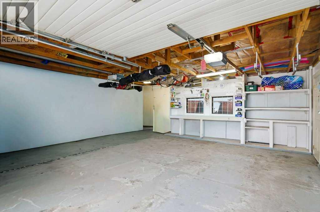 555 Queensland Circle Se, Calgary, Alberta  T2J 4P7 - Photo 31 - A2295695