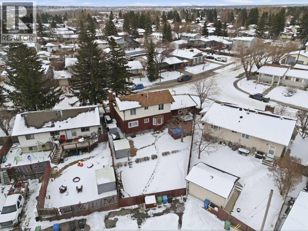 555 Queensland Circle Se, Calgary, Alberta  T2J 4P7 - Photo 41 - A2295695