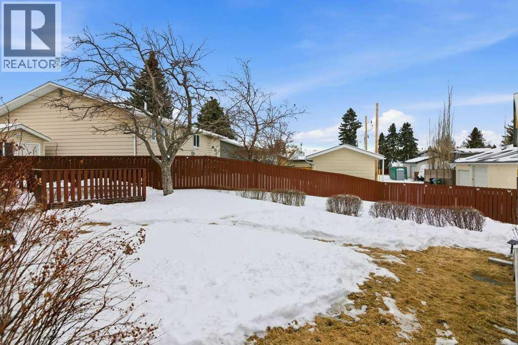 555 Queensland Circle Se, Calgary, Alberta  T2J 4P7 - Photo 38 - A2295695