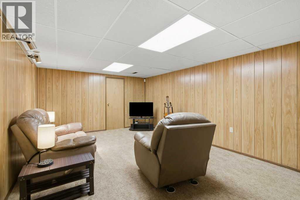 555 Queensland Circle Se, Calgary, Alberta  T2J 4P7 - Photo 26 - A2295695