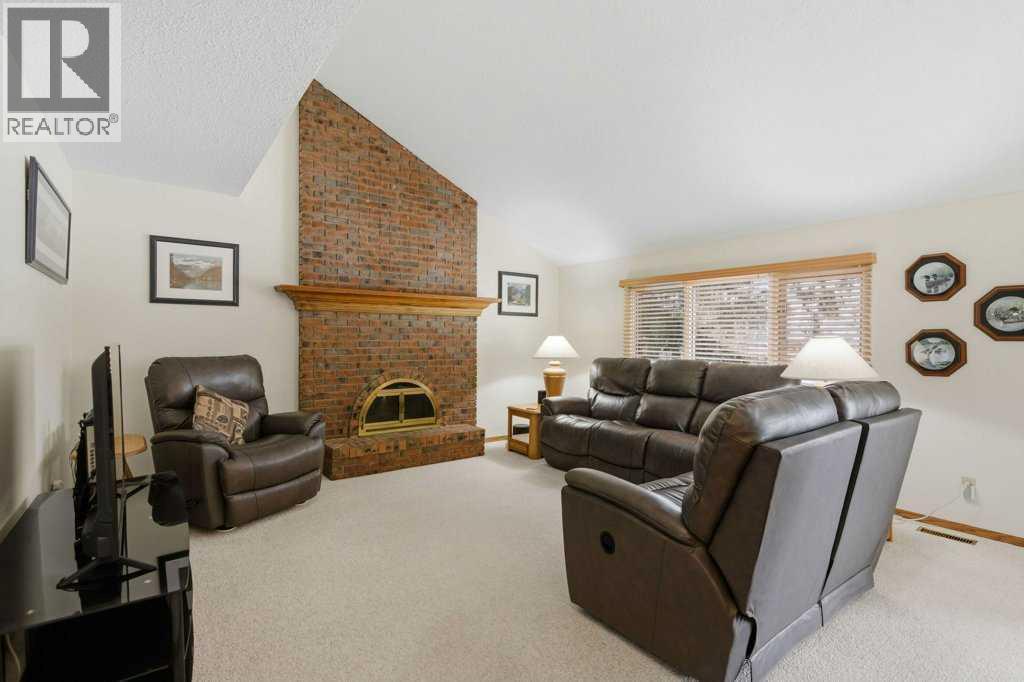 555 Queensland Circle Se, Calgary, Alberta  T2J 4P7 - Photo 6 - A2295695