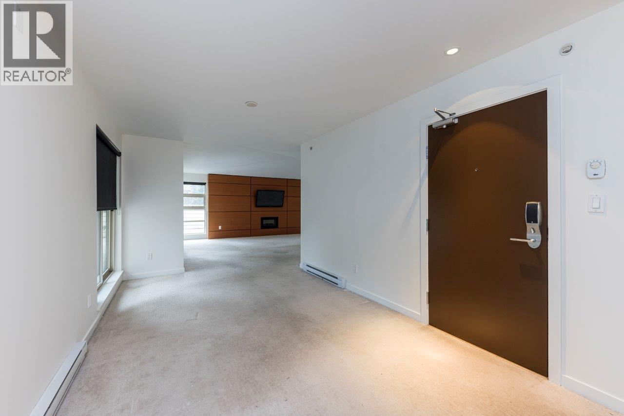 Ph1 2832 Capilano Road, North Vancouver, British Columbia  V7R 4H5 - Photo 8 - R3104239