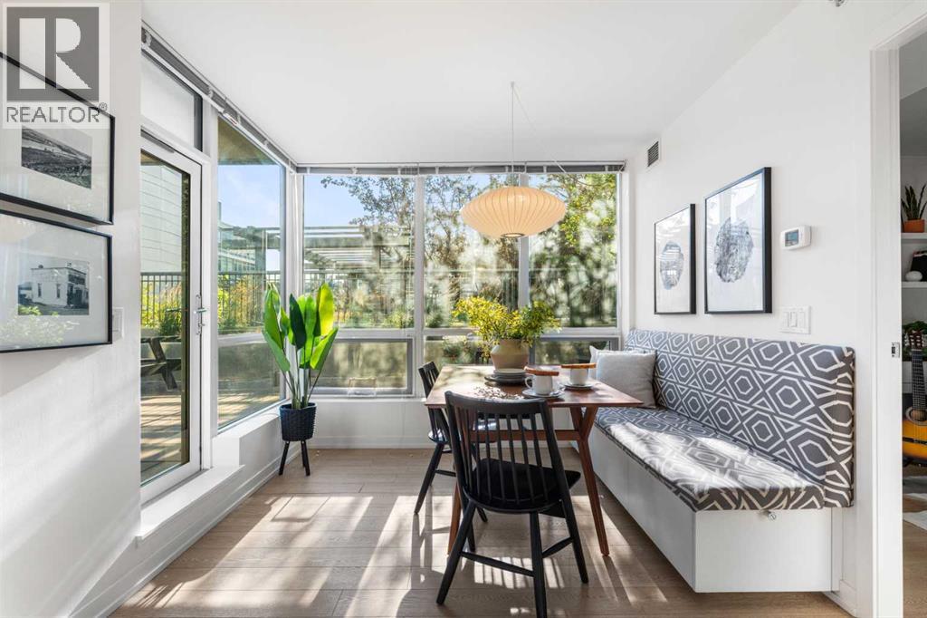 102, 128 2 Street SW, Calgary, Alberta  T2P 0S7 - Photo 2 - A2295856