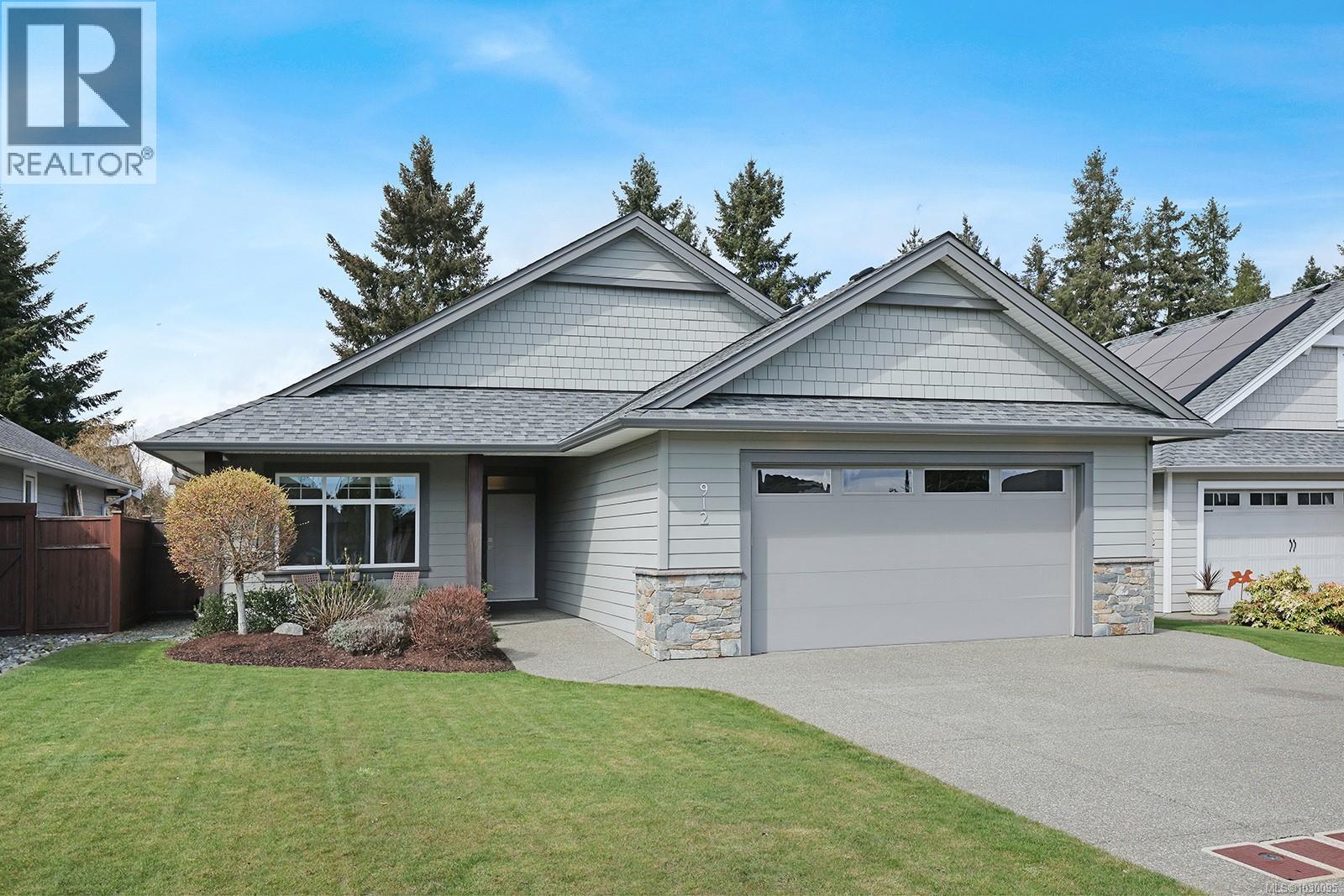 912 Prestwick Pl, Courtenay, British Columbia