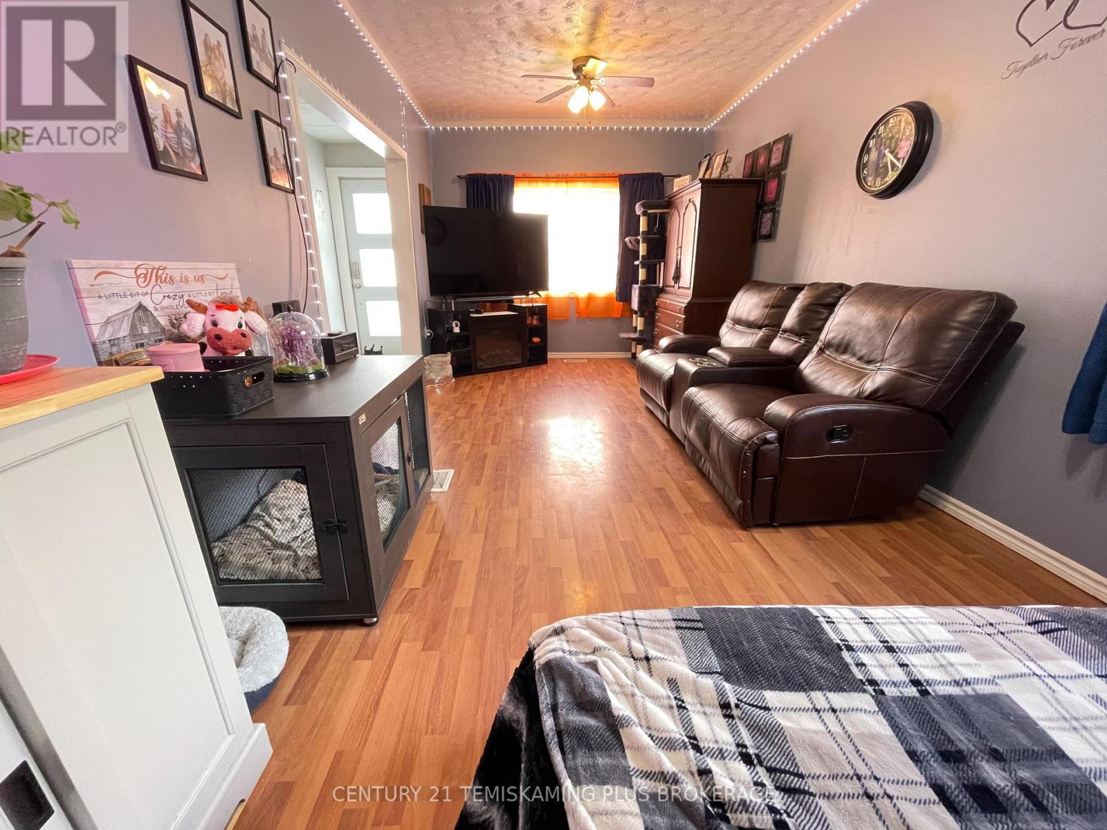 402 Farah Avenue, Temiskaming Shores, Ontario  P0J 1P0 - Photo 12 - T12931130