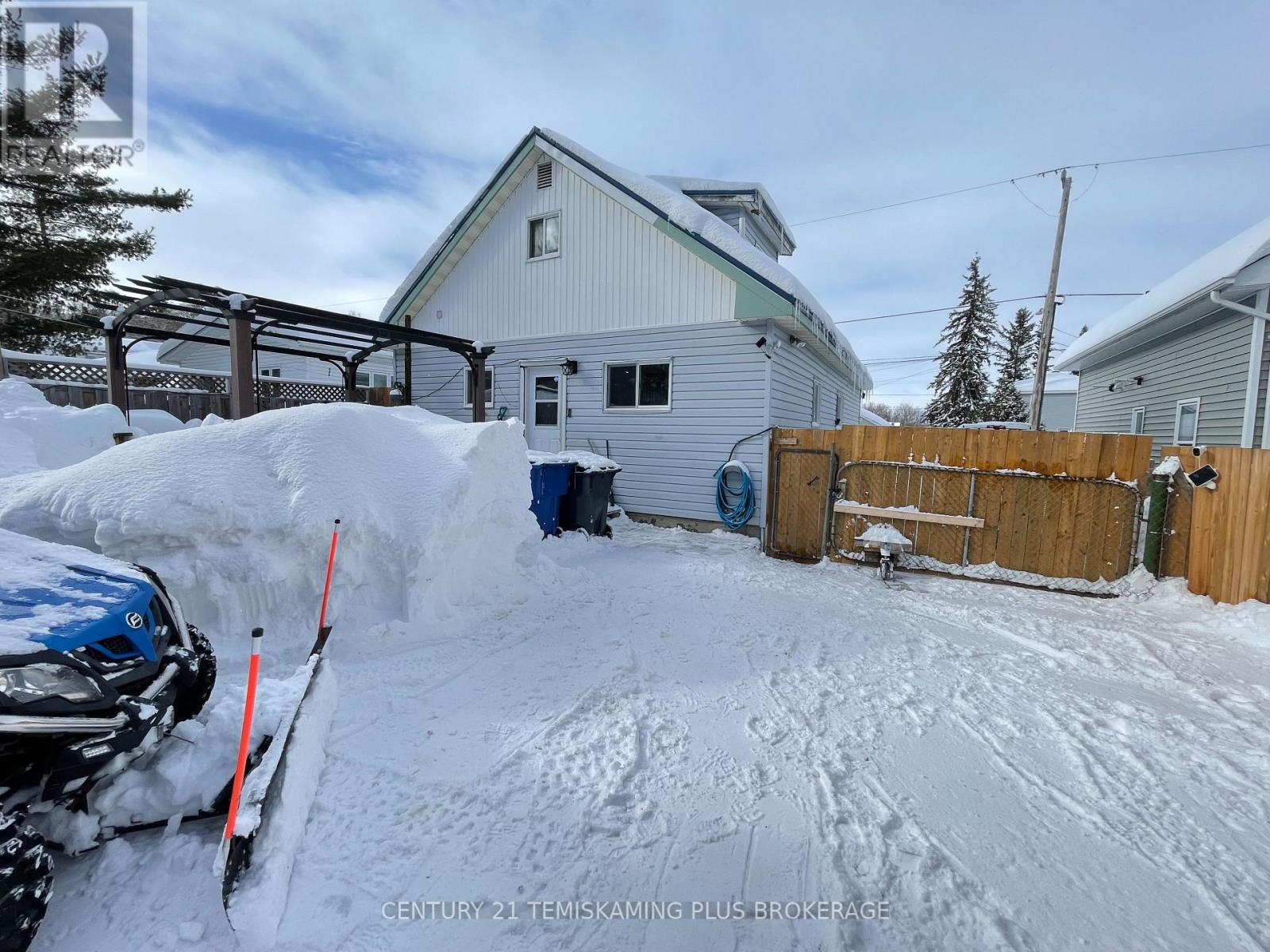 402 Farah Avenue, Temiskaming Shores, Ontario  P0J 1P0 - Photo 3 - T12931130