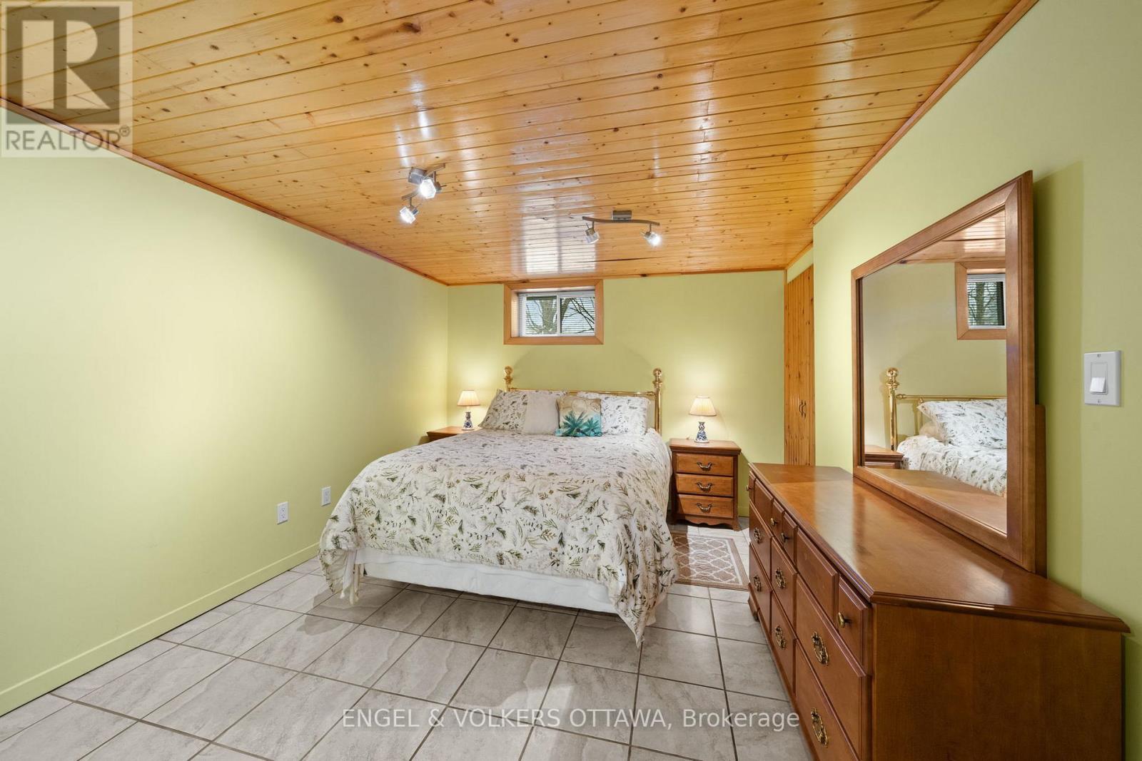 1105 Edward Street, Ottawa, Ontario  K4M 1G8 - Photo 27 - X12931146