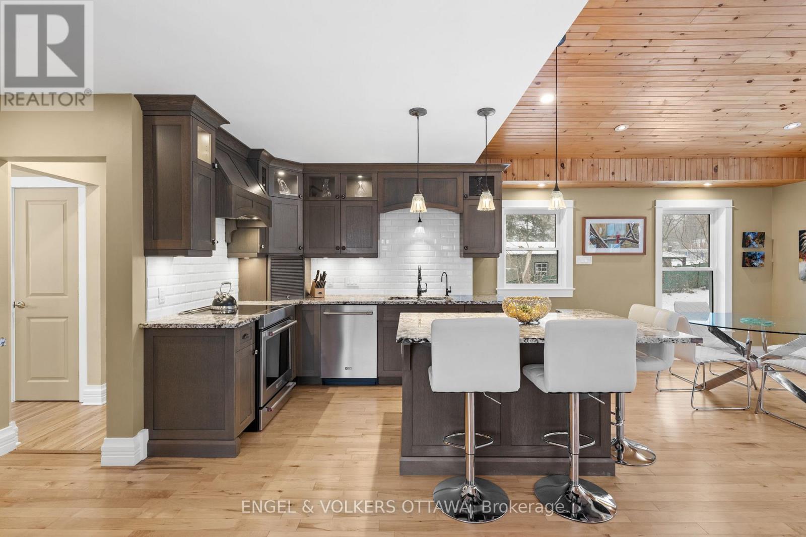 1105 Edward Street, Ottawa, Ontario  K4M 1G8 - Photo 9 - X12931146