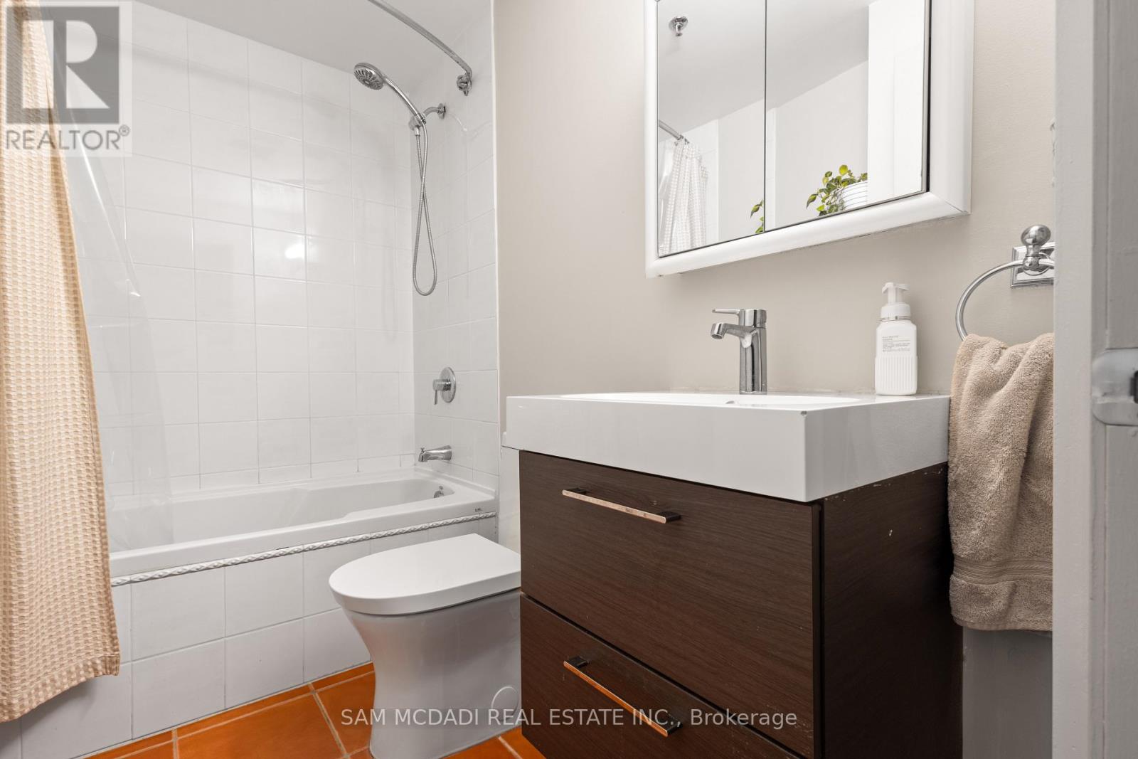 204 - 183 Dovercourt Road, Toronto, Ontario  M6J 3C1 - Photo 3 - C12931134