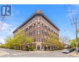 204 - 183 DOVERCOURT ROAD, Toronto, Ontario