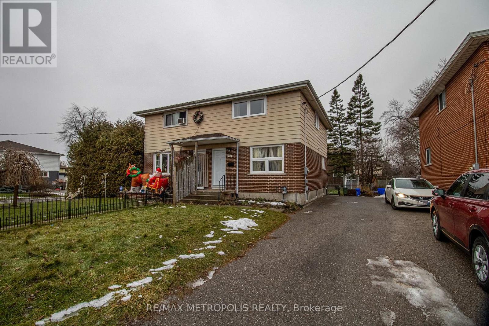 1098 Cedar Street, Oshawa, Ontario  L1J 3R9 - Photo 2 - E12931078