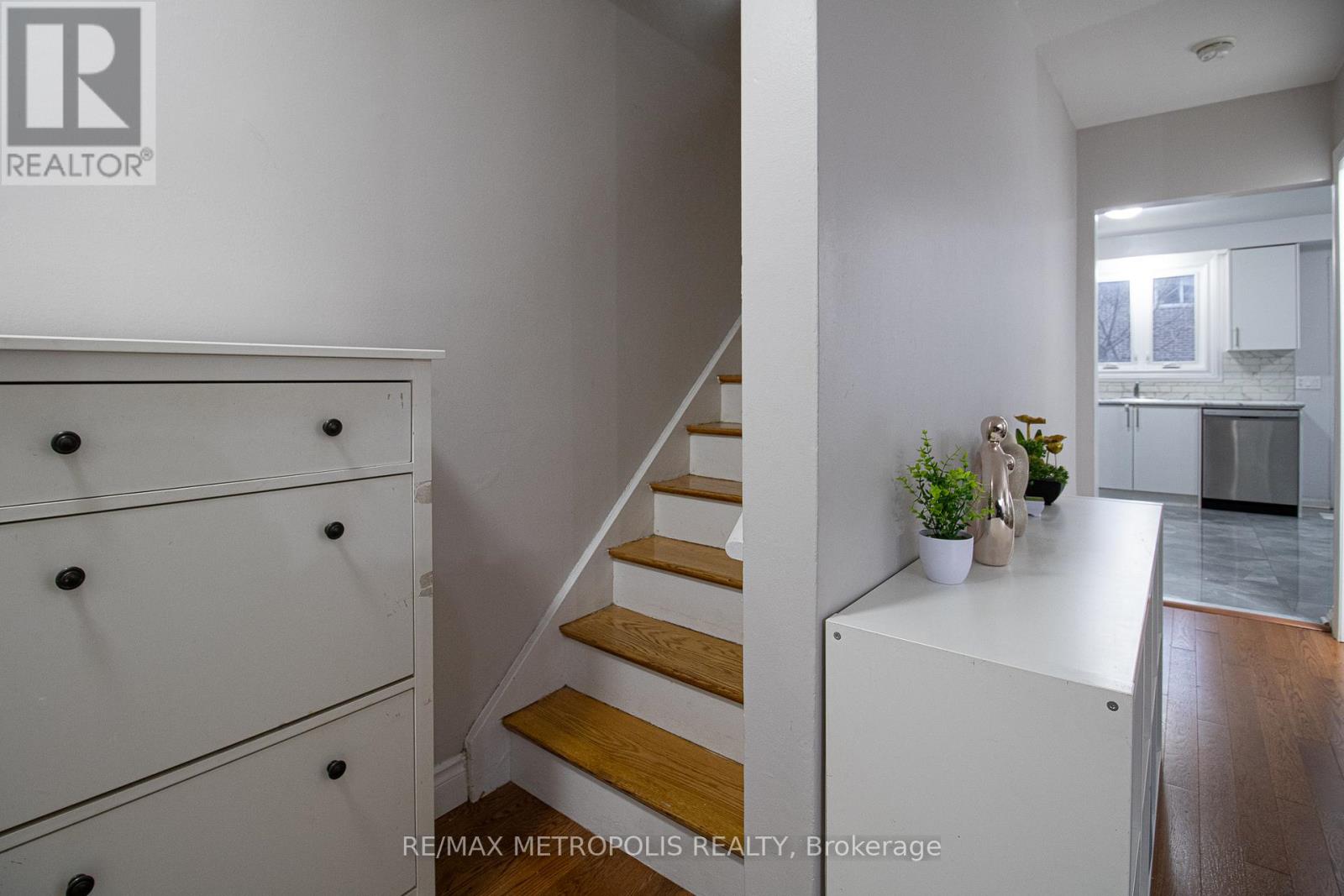 1098 Cedar Street, Oshawa, Ontario  L1J 3R9 - Photo 6 - E12931078