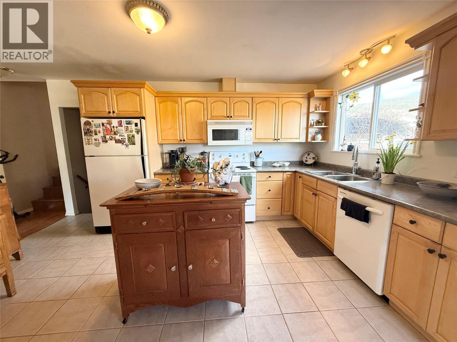 1687 Canford Avenue, Merritt, British Columbia  V1K 1B8 - Photo 9 - 10381038