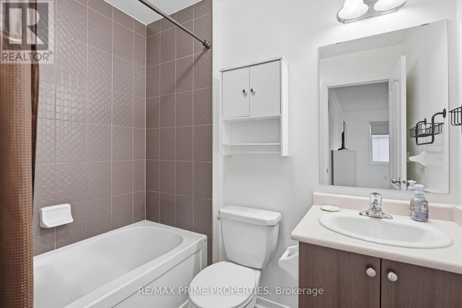 157 Meadowhawk Trail, Bradford West Gwillimbury, Ontario  L3Z 0E3 - Photo 15 - N12931108