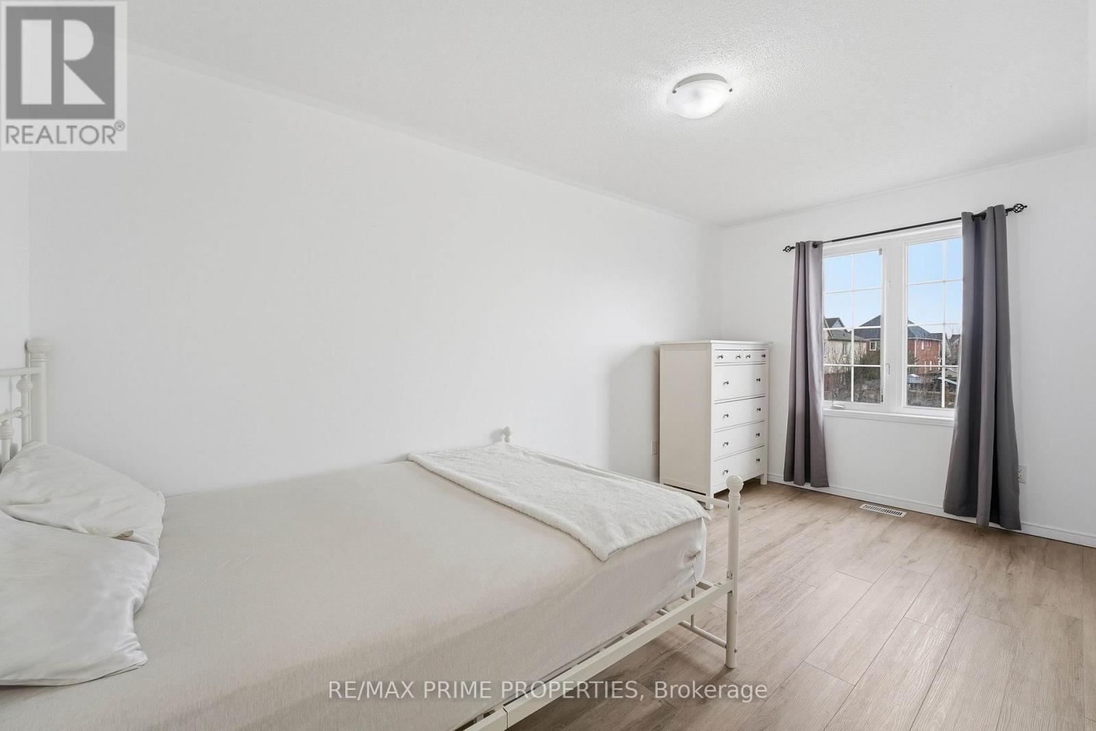 157 Meadowhawk Trail, Bradford West Gwillimbury, Ontario  L3Z 0E3 - Photo 16 - N12931108