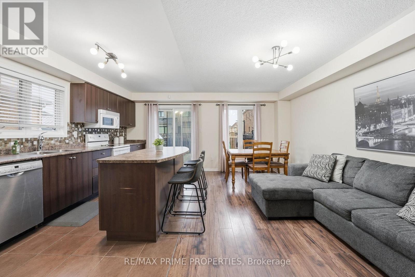 157 Meadowhawk Trail, Bradford West Gwillimbury, Ontario  L3Z 0E3 - Photo 8 - N12931108