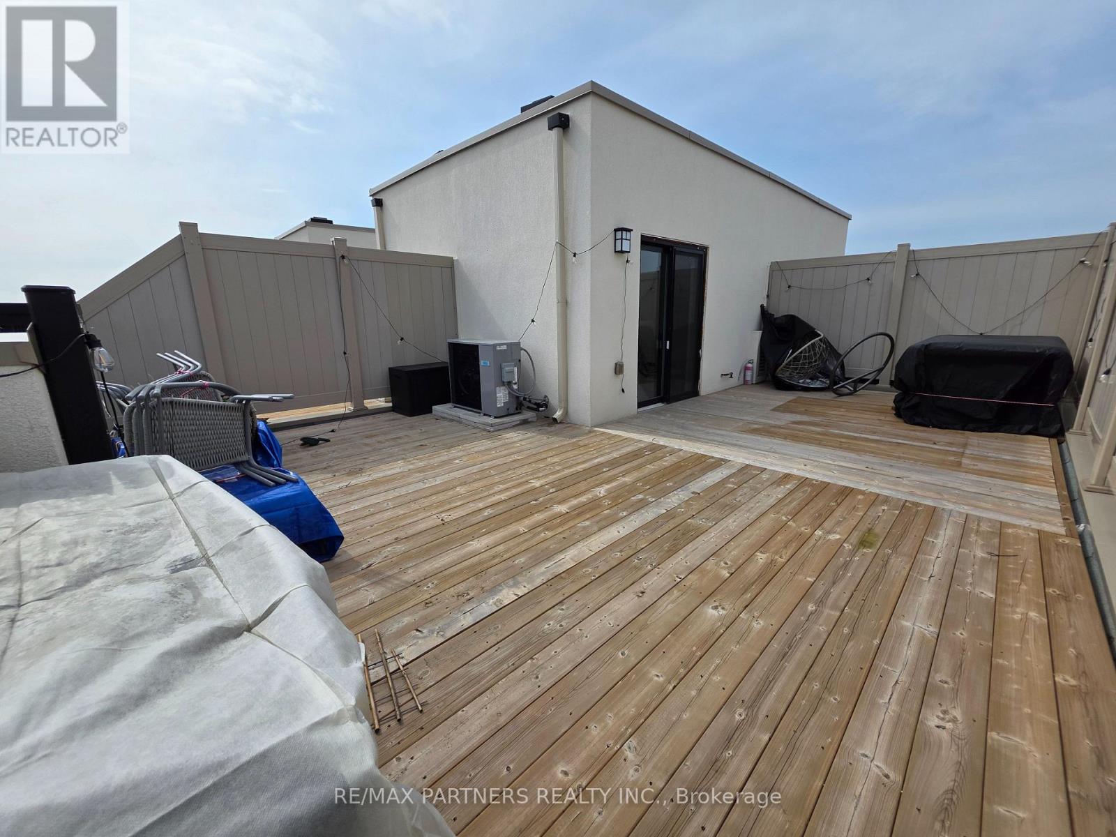 24 Canton Lane, Whitchurch-Stouffville, Ontario  L4A 4W8 - Photo 12 - N12931114