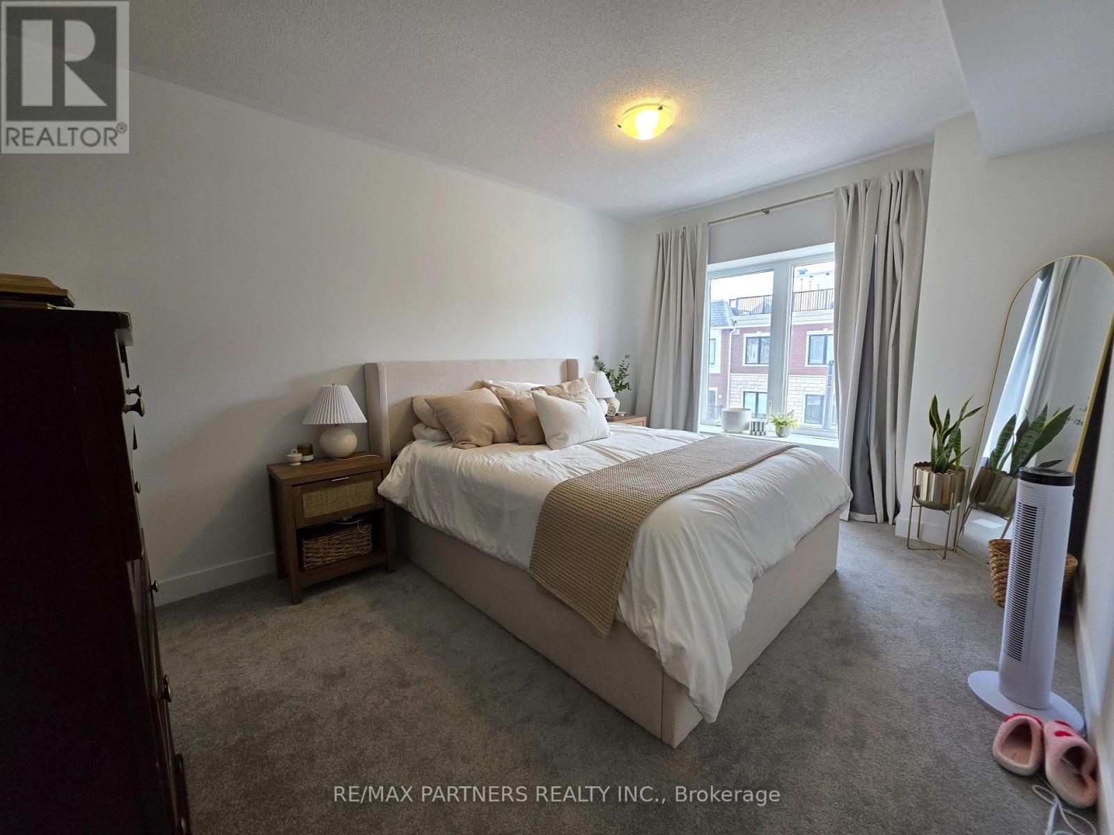 24 Canton Lane, Whitchurch-Stouffville, Ontario  L4A 4W8 - Photo 9 - N12931114