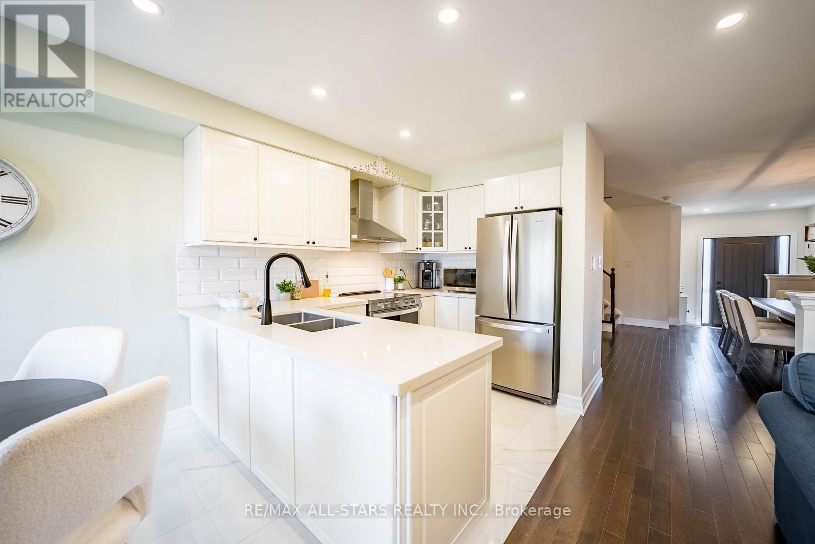 24 Willoway, Whitchurch-Stouffville, Ontario  L4A 1K7 - Photo 19 - N12931148