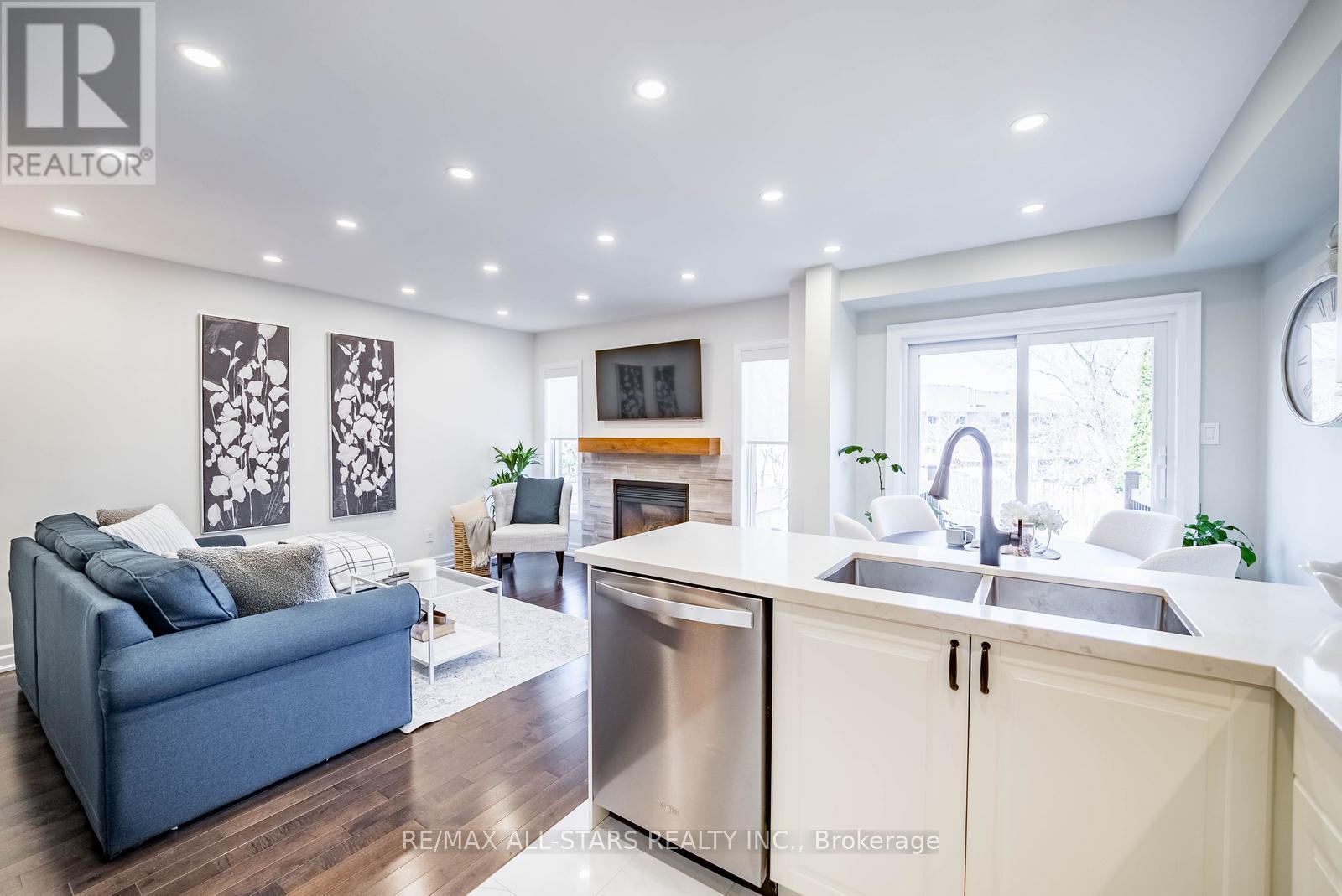 24 Willoway, Whitchurch-Stouffville, Ontario  L4A 1K7 - Photo 22 - N12931148