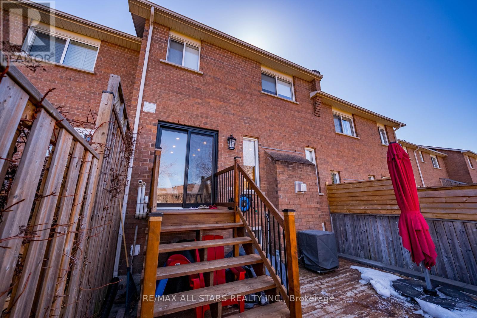 24 Willoway, Whitchurch-Stouffville, Ontario  L4A 1K7 - Photo 43 - N12931148